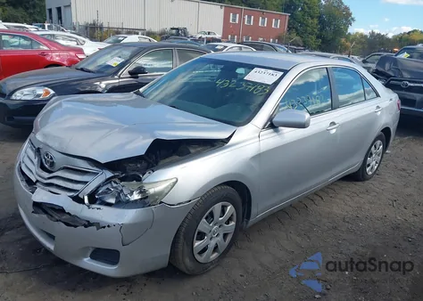 2010 Toyota Camry Le z USA, uszkodzony, nr VIN 4T1BF3EK8AU095268